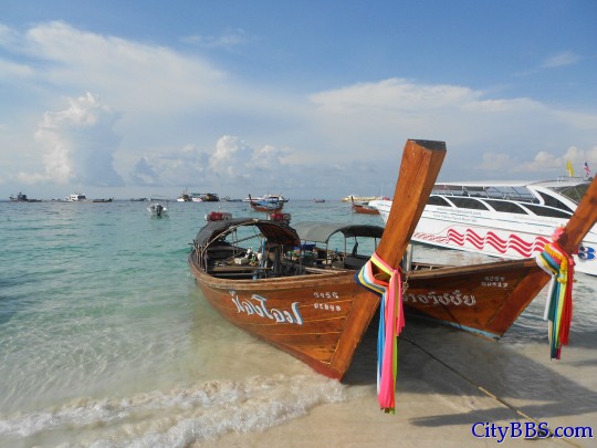 泰国丽贝岛美丽热带海滩