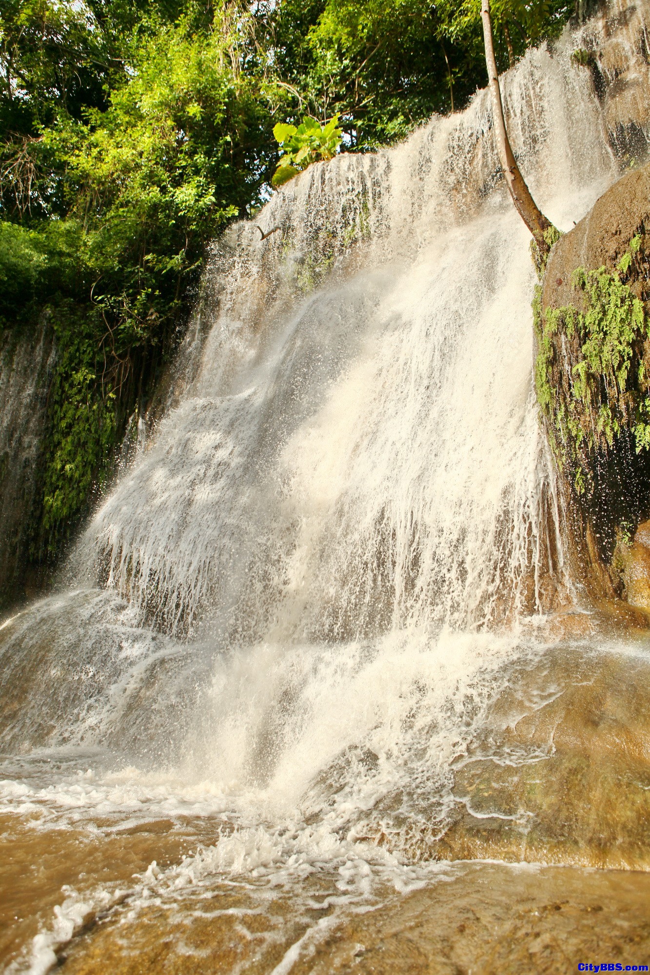 泰国内陆的极美瀑布