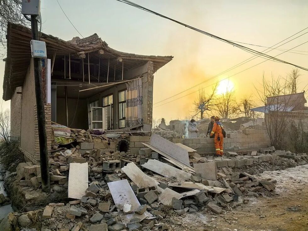 甘肃积石山县地震已致超百人遇难，救援正在进行